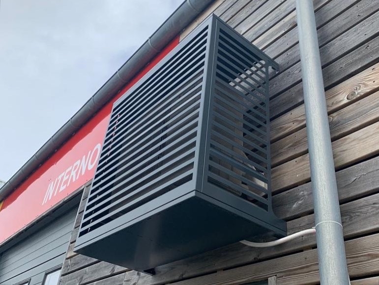Vos expériences Client : Maxime, un cache-clim sur mesure pour son air bnb !